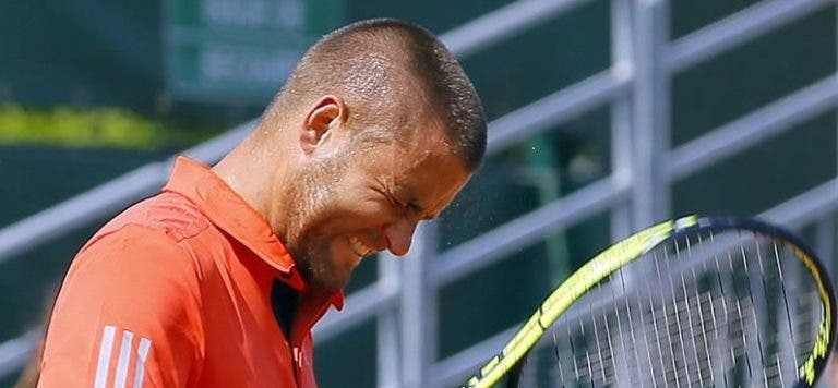 Mikhail Youzhny é um perigo dentro do court e não é só para os adversários