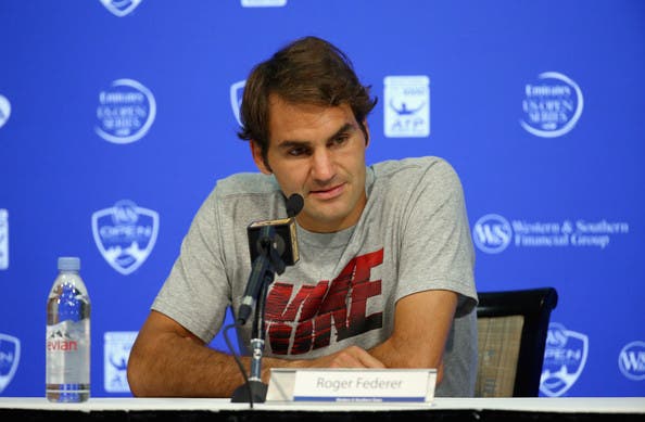 Federer junta-se à onda de críticas a Kyrgios