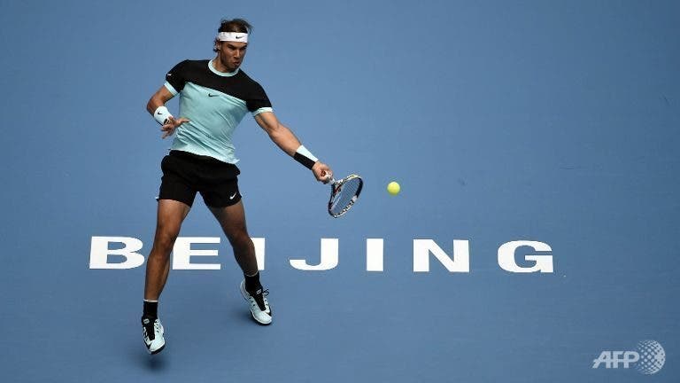 Nadal e Djokovic estreiam-se com vitórias em Pequim; Wawrinka abre com triunfo em Tóquio