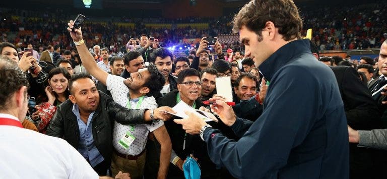 Federer recebido na Índia em clima de loucura… a meio da madrugada