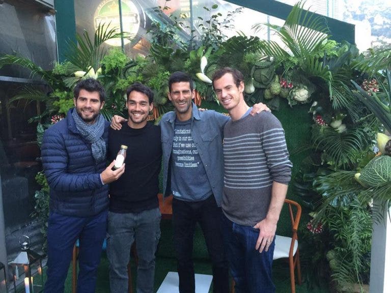 Casal Djokovic inaugura restaurante e jogadores comparecem em peso