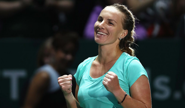 WTA Finals. Pliskova e Kuznetsova vencem após salvarem match points