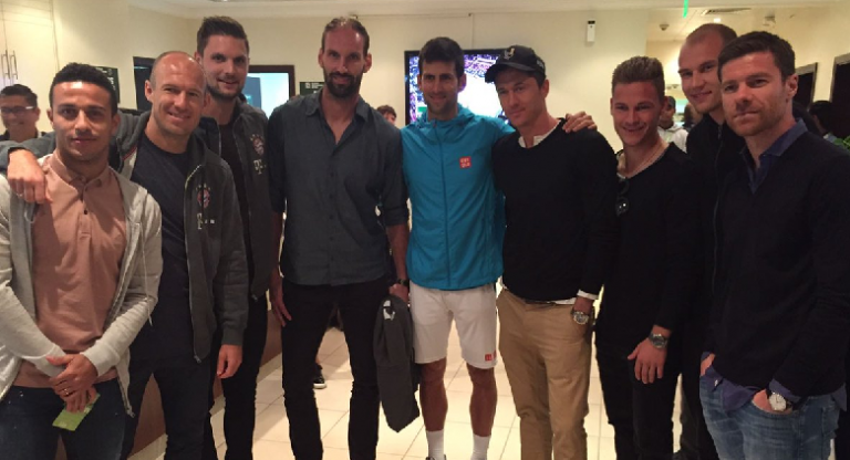 [Fotos] Lewandowski, Robben e outras estrelas do Bayern rendidos a Novak Djokovic