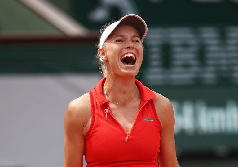 Caroline Wozniacki dispara 26 winners e derrota antiga campeã de Roland Garros