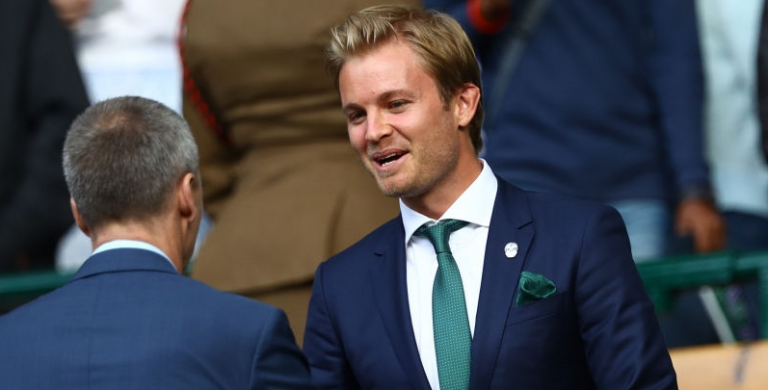 Rosberg foi convidado para a Royal Box de Wimbledon, mas enganou-se no dress code e precisou de ajuda