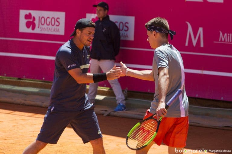 Ténis aguerrido de Hewitt e De Minaur eficaz no repleto Court Cascais