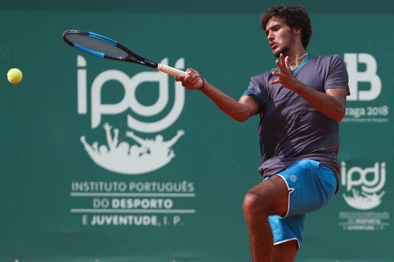 Francisco Cabral perde para ex-top 100 ATP na primeira eliminatória em Braga