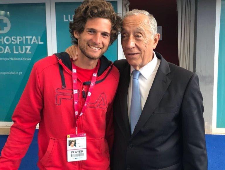 Presidente dos afetos mima jogadores portugueses e recebe tratamento ‘especial’ de Hewitt