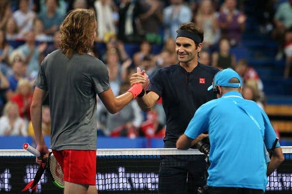 Federer elogia e brinca em relação a Tsitsipas: «Podia ser meu filho!»