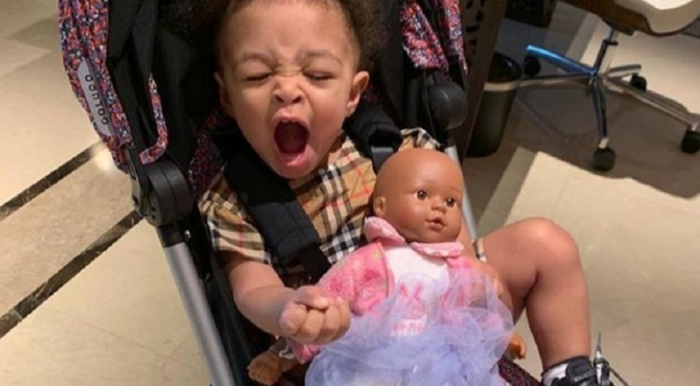 WTA coloca o Instagram nas mãos da boneca da filha de Serena e fãs revoltam-se