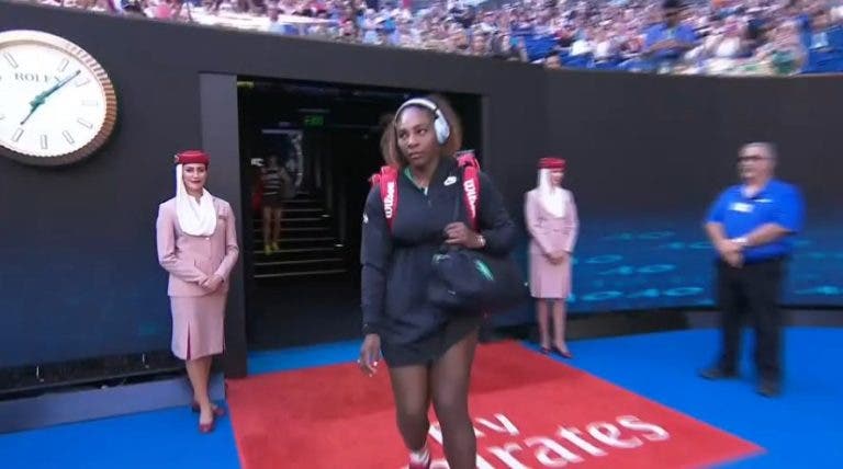 Speaker anuncia “número um” e Serena entra em court