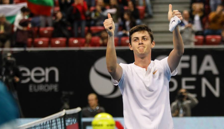 Jovem sem ranking surpreende e passa qualificação do ATP de Sófia