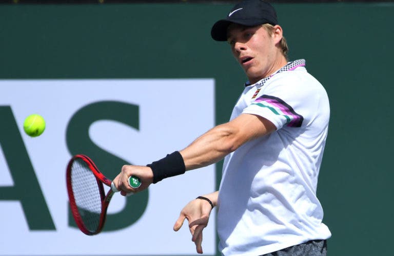 À procura de acabar com a péssima fase, Shapovalov contrata antigo top 10 para a equipa técnica