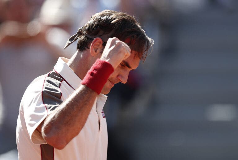 Federer faz feito inédito com presença nos quartos de final em Roland Garros