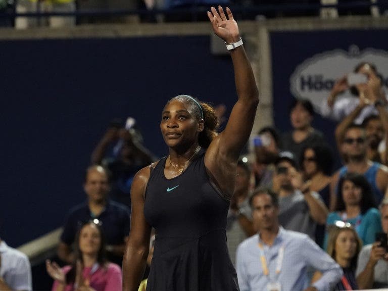 Serena Williams vira e atinge segunda final da época em Toronto