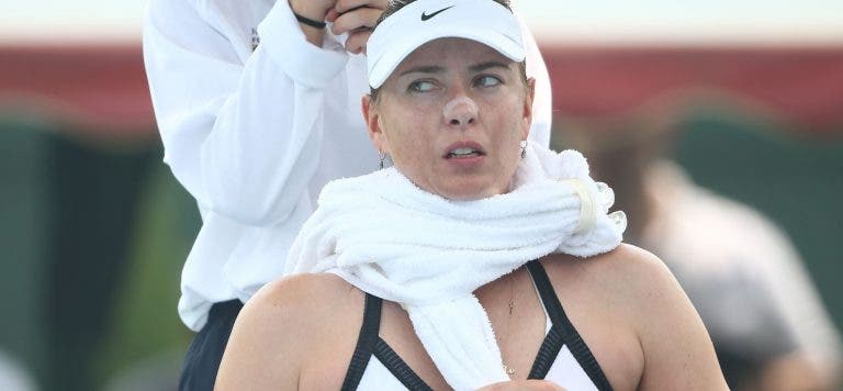 Sharapova e Siegemund suspenderam encontro a meio por causa do fumo