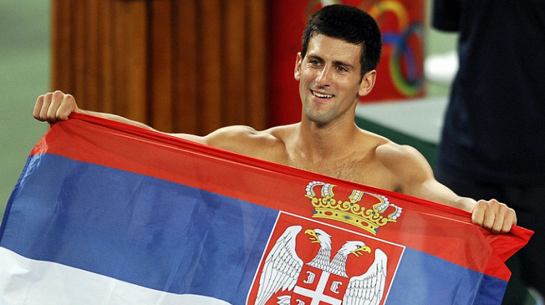 [VÍDEO] Horas depois de ter deixado Marbella, Djokovic dá espetáculo em Belgrado