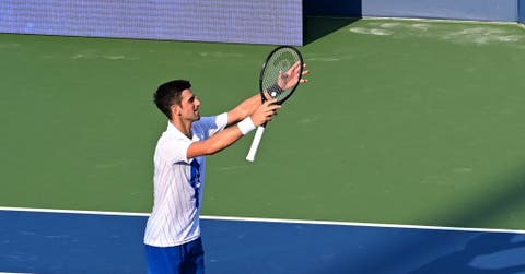 Djokovic explica ritual de celebração para as bancadas vazias e garante: «Vou continuar a fazê-lo»