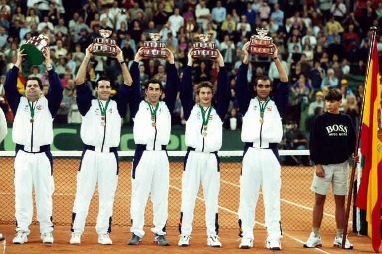 Há 20 anos Espanha fez a festa na Taça Davis pela 1.ª vez