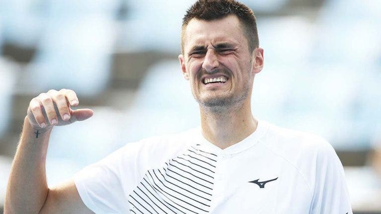 Tomic perde a cabeça com jornalista: «Não preciso de jogar ténis, tenho dinheiro suficiente»