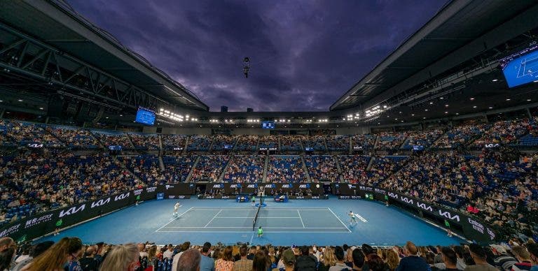 Ministro australiano deixa aviso sobre a edição do próximo ano: «Se eu fosse tenista vacinava-me…»
