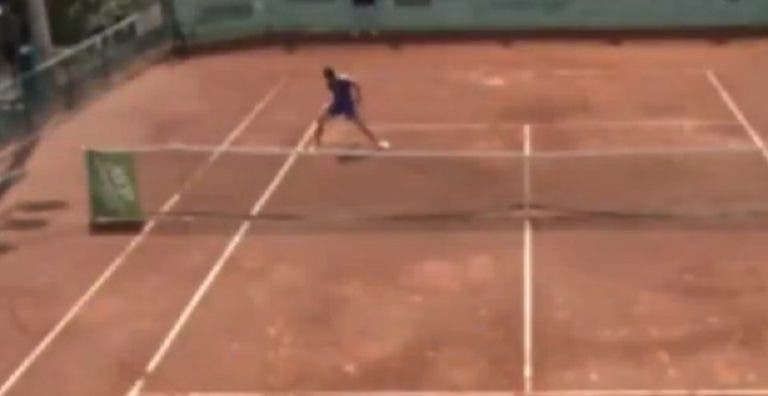 [VÍDEO] Carlos Alcaraz saca de um tweener volley em Las Palmas