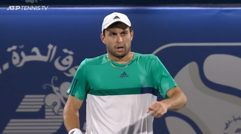 [VÍDEO] Como se nada fosse: eis o momento em que Karatsev vence o primeiro título ATP da carreira