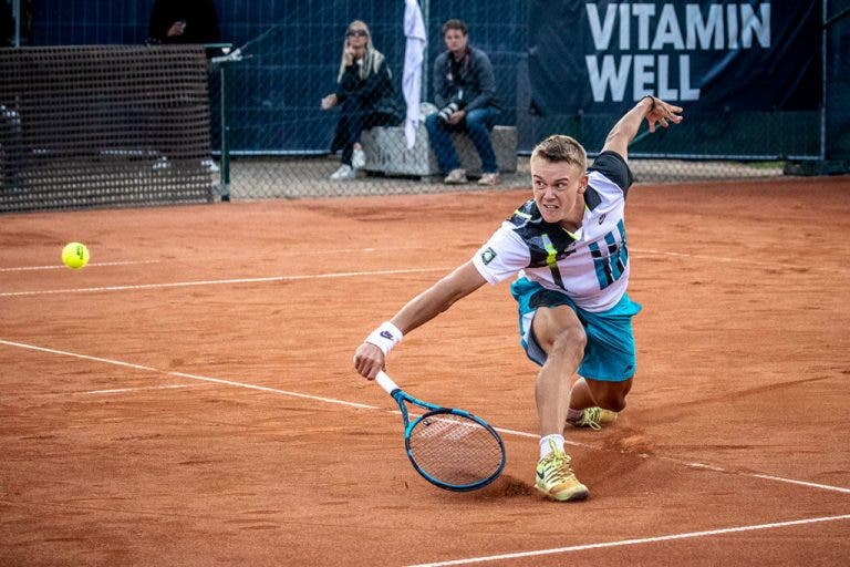 Holger Rune, de 17 anos, impressiona mas perde na estreia ATP após liderar 6-2 e 2-0