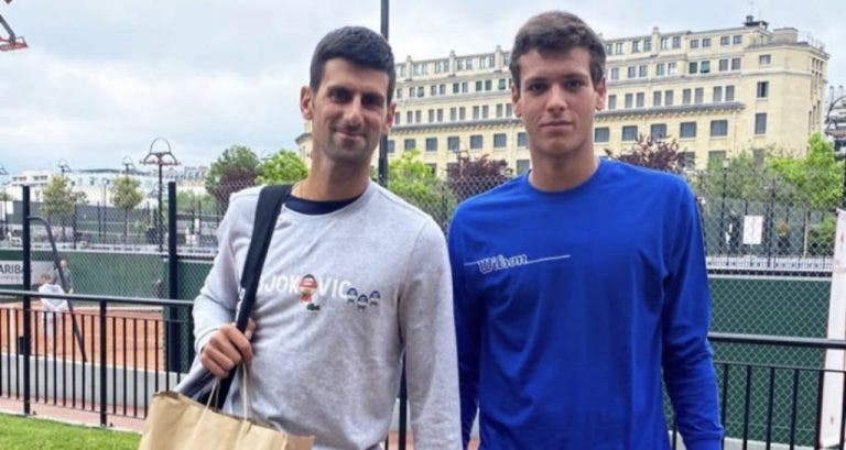 Quando o passeio de Miguel Gomes em Roland Garros esbarrou em… Djokovic