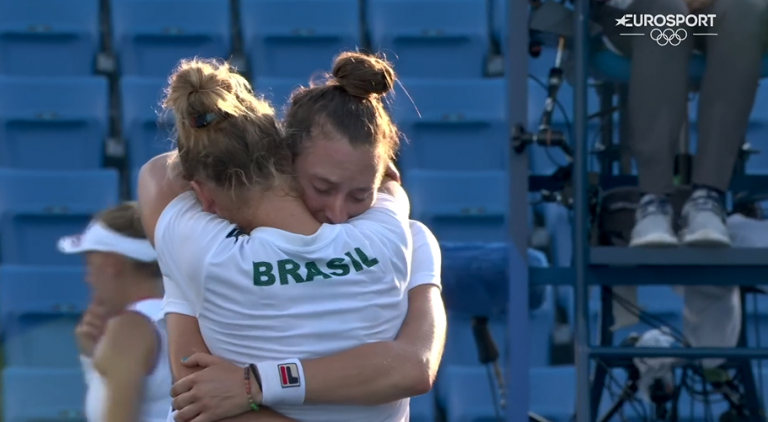 ÉPICO: Stefani e Pigossi salvam quatro match points e conquistam bronze para o Brasil