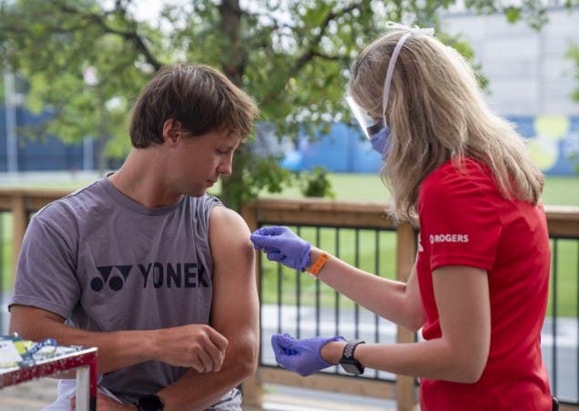 Tennis Canada promove iniciativa com prémios e oferece vacinas contra a Covid-19