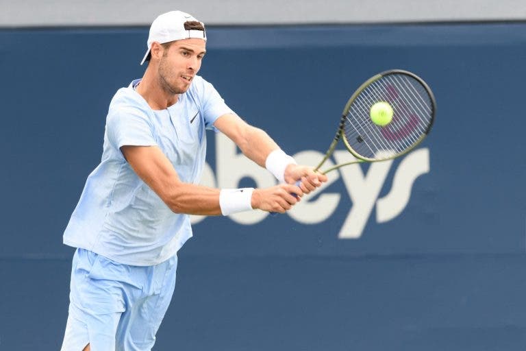 Khachanov prateado volta ao circuito a vencer, Nishikori resiste em (mais) três sets