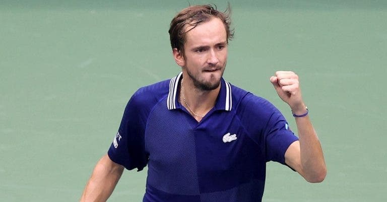 Medvedev arrasa Zverev e reedita finais da Austrália e US Open com Djokovic