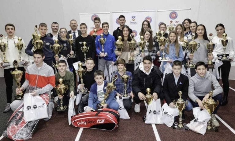 Sem prisão ou multa por sair com teste positivo: Djokovic está livre de perigo na Sérvia