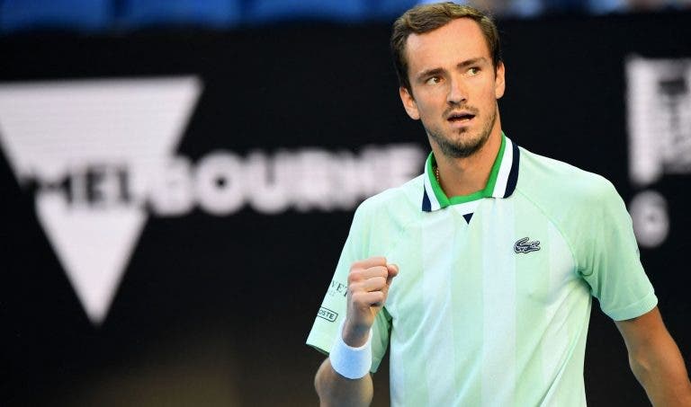 Medvedev não dá hipóteses e passeia até aos oitavos de final do Australian Open