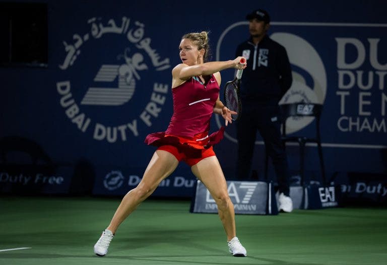 Ex-campeãs Halep e Kvitova avançam no WTA do Dubai