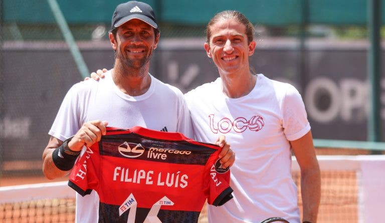 Filipe Luís foi ao ténis leval camisola do Flamengo a Verdasco