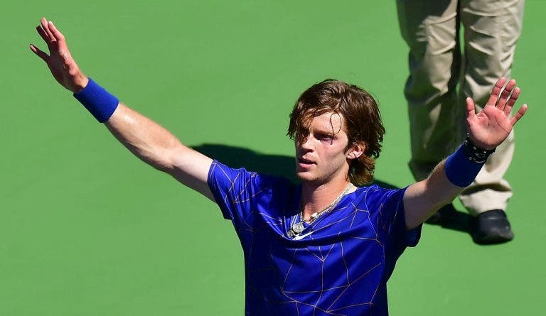 Rublev esmaga Draper no regresso aos hard courts em Washington, Sock arruma Goffin