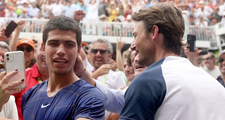 Ferrero: “Alcaraz lamenta muito não ter competido com Federer”