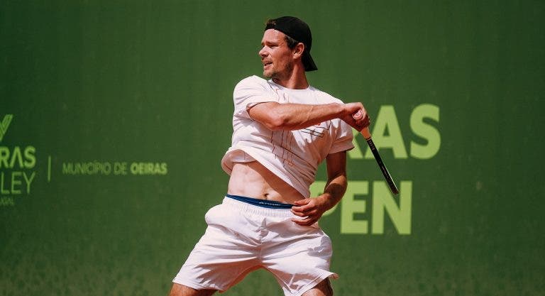 Tiago Cação eliminado por brasileiro na primeira ronda do Oeiras Open 2