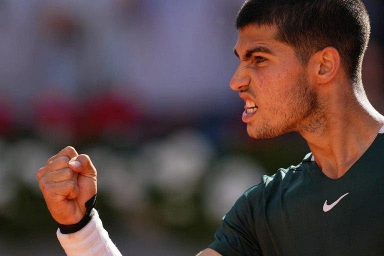 [VÍDEO] Para a história: o momento em que Alcaraz derrotou Djokovic após batalha memorável