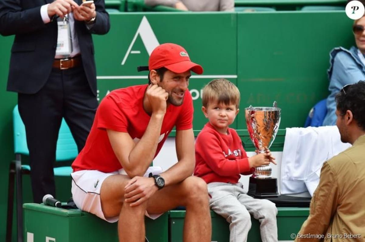 Filho de Ibra fica com raquete do campeão Djokovic no Masters de Paris