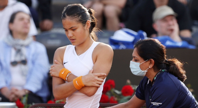 Raducanu preocupada com lesão: «Não quero nada perder Roland Garros…»