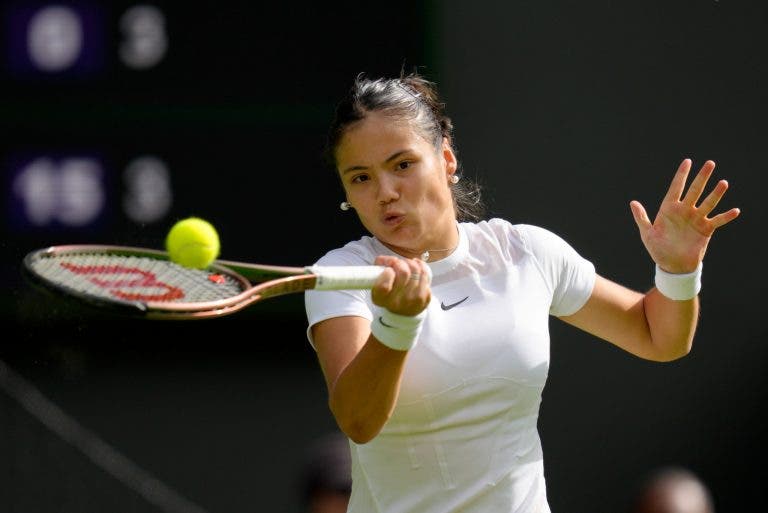 Raducanu recupera a alegria em Wimbledon, Kontaveit arranca forte