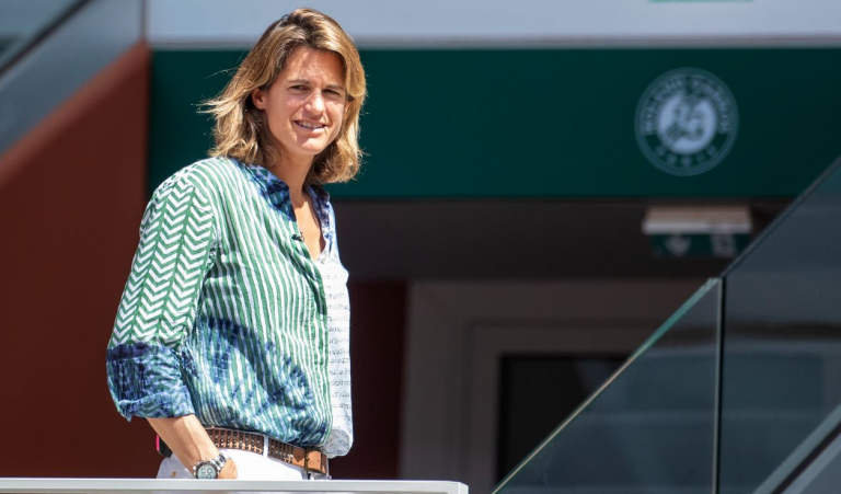 Sessões noturnas sem mulheres e qualidade das quadras: Mauresmo fala sobre polêmicas de Roland Garros