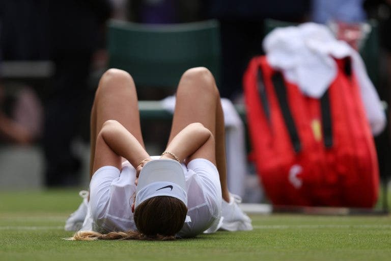 Anisimova brilha contra Gauff rumo aos ‘oitavos’ em Wimbledon, Halep arrasa
