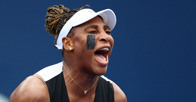 Serena Williams regressa às vitórias 14 meses depois e avança em Toronto