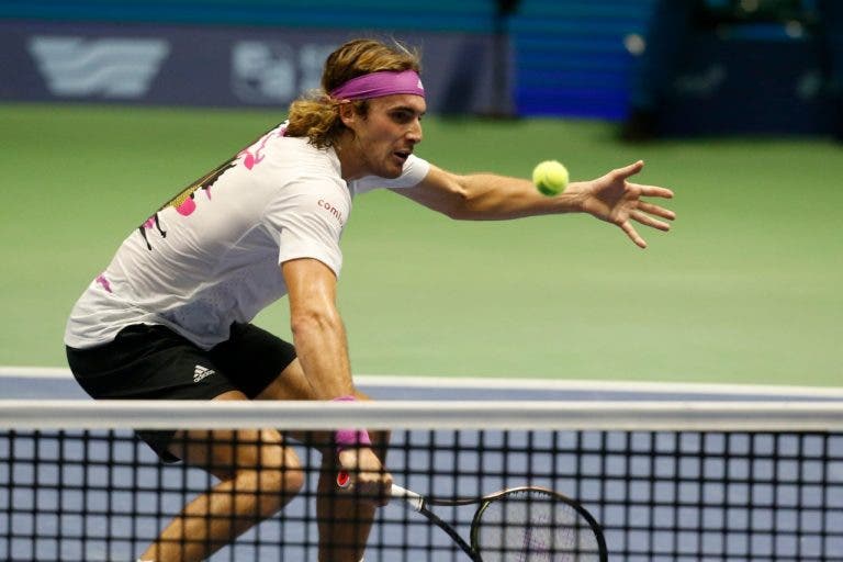 Tsitsipas resiste ao serve and volley de Cressy rumo aos ‘quartos’ de Estocolmo