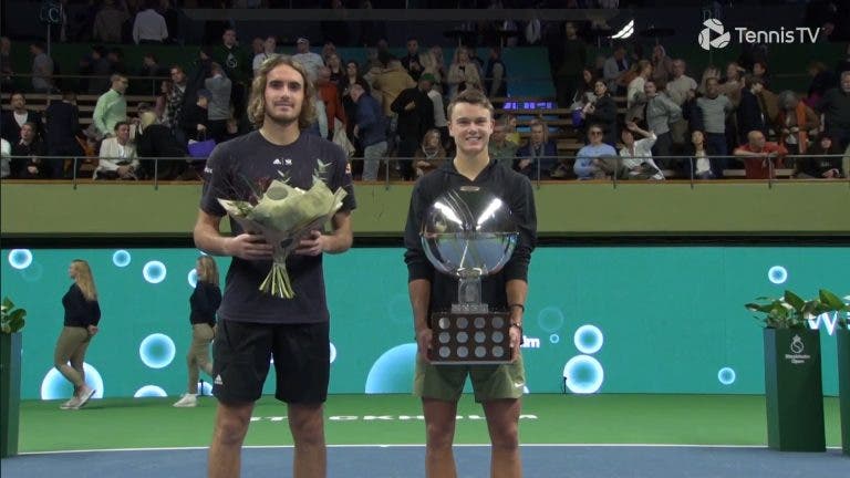 Tsitsipas após perder quinta final do ano: «Já estou farto de troféus de finalista…»