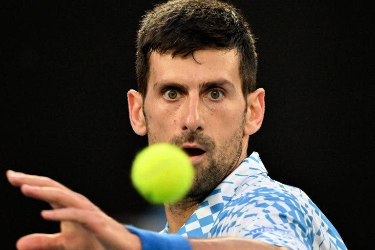 Djokovic arrasa Rublev e vai às semis do Australian Open pela décima vez